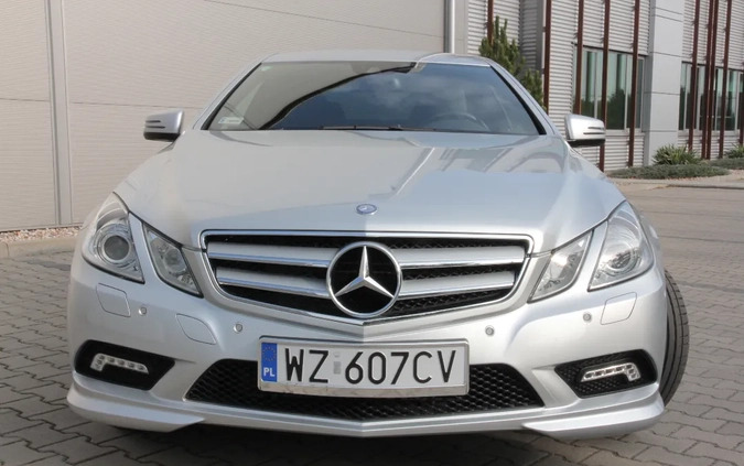 Mercedes-Benz Klasa E cena 151500 przebieg: 20720, rok produkcji 2010 z Mogielnica małe 466